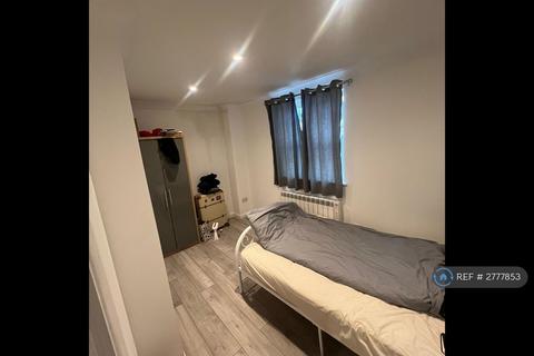 2 bedroom flat to rent, West Street, Brighton, BN1