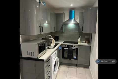 2 bedroom flat to rent, West Street, Brighton, BN1
