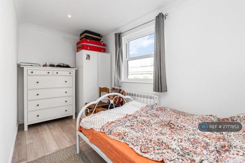 2 bedroom flat to rent, West Street, Brighton, BN1