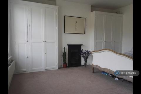 2 bedroom flat to rent, Leytonstone, London, E11