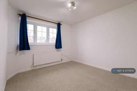 3 bedroom semi-detached house to rent, Forest Hills, Camberley, GU15