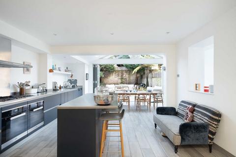 5 bedroom semi-detached villa for sale, Brackenbury Gardens W6