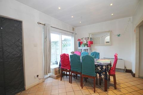 undefined, Braund Avenue, Greenford