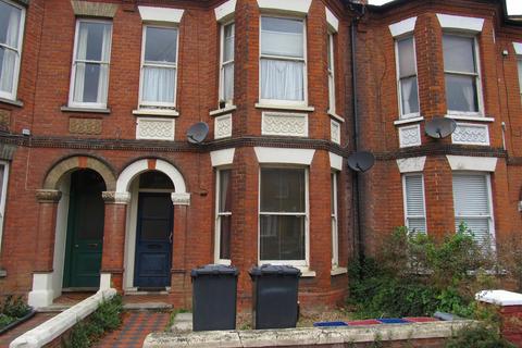 2 bedroom flat to rent, South Road, Herne Bay
