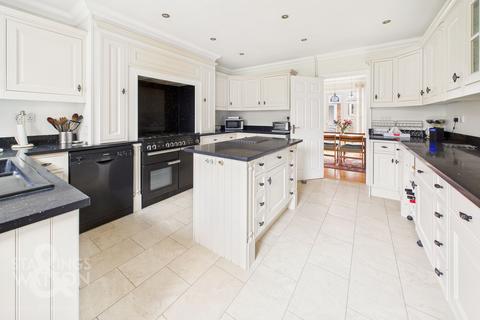 5 bedroom detached bungalow for sale, Chancel Close, Brundall, Norwich
