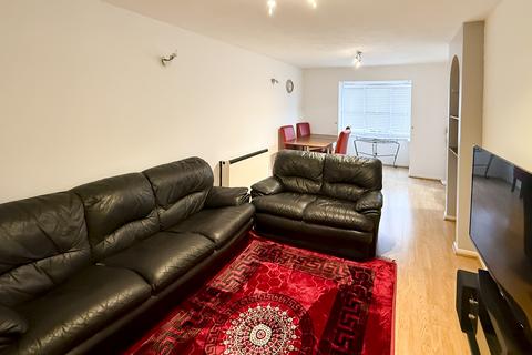 2 bedroom flat for sale, Conifer Way, North Wembley