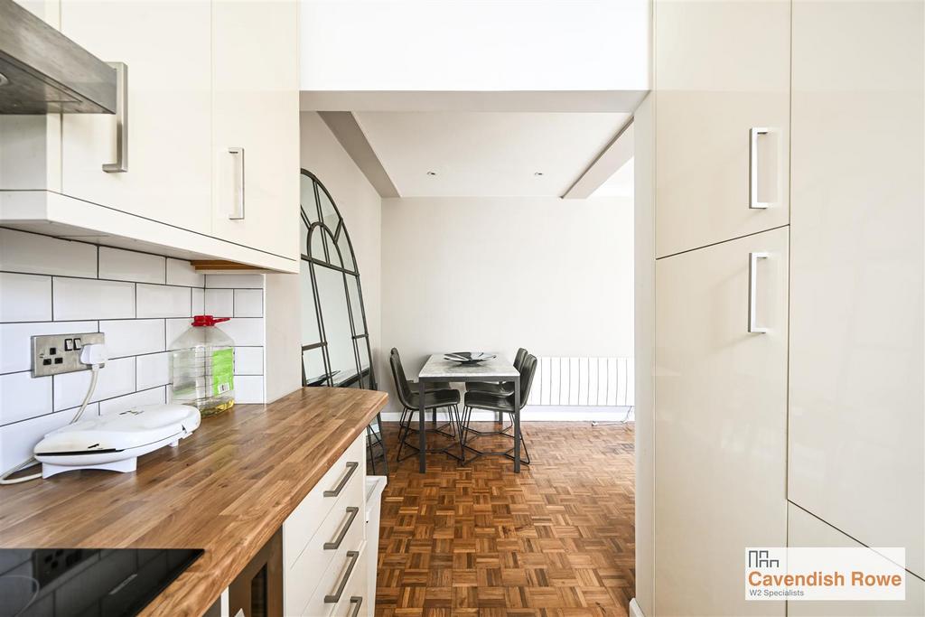 Kitchen Dining (Heron Court).jpg