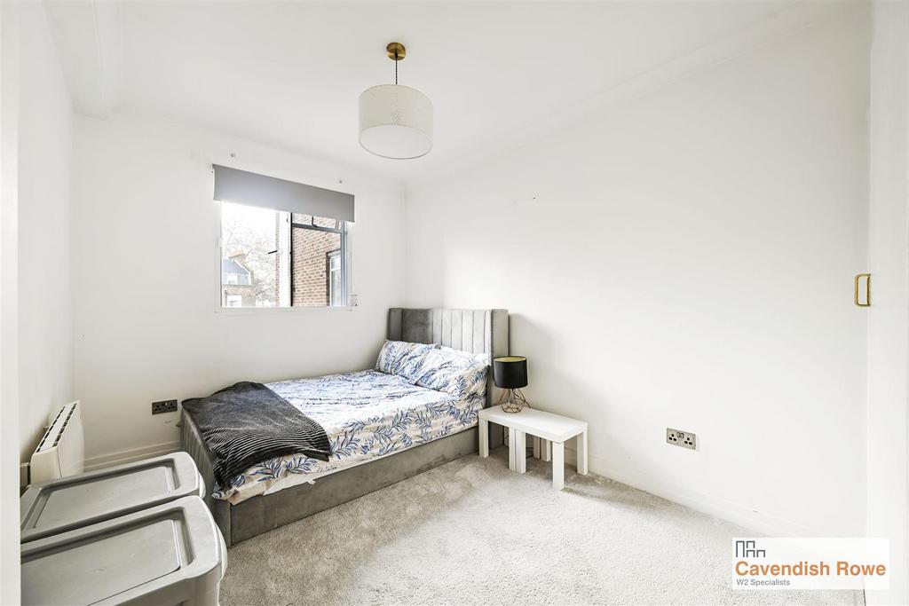 Bedroom 1 (Heron Court).jpg