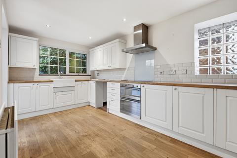 3 bedroom bungalow for sale, Mons Avenue, Billericay, Essex, CM11