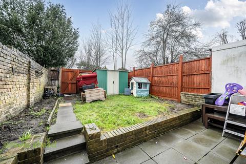 2 bedroom apartment to rent, Addiscombe Road, Croydon, CR0