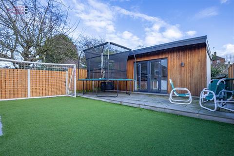 4 bedroom semi-detached house for sale, East Bawtry Road, Rotherham