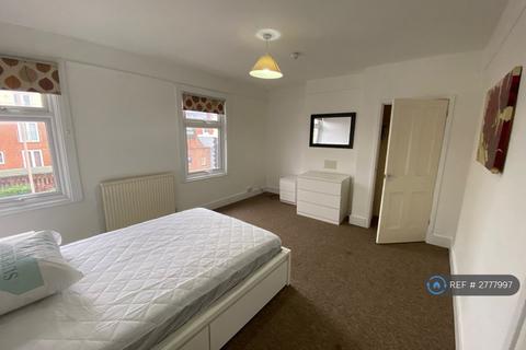1 bedroom in a house share to rent, Oxford Road, Reading, RG30