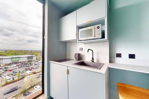 Studio to rent, Uxbridge Road