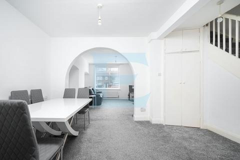 undefined, Watling Avenue, Edgware, Middlesex, HA8