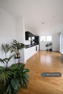 2 bedroom flat to rent, Kew Apartments, West Drayton, UB7