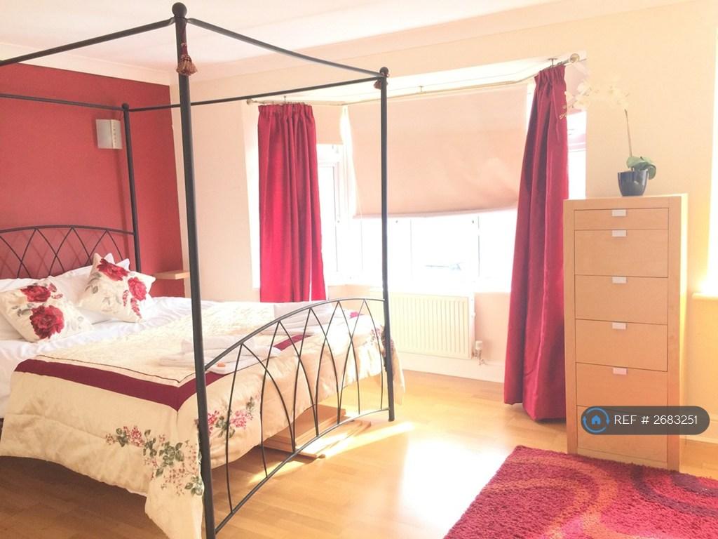 Master Bedroom1
