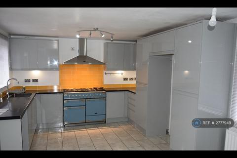 3 bedroom terraced house to rent, Greig Walk, Corby, NN18