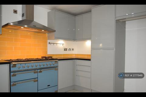 3 bedroom terraced house to rent, Greig Walk, Corby, NN18
