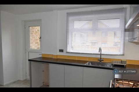 3 bedroom terraced house to rent, Greig Walk, Corby, NN18