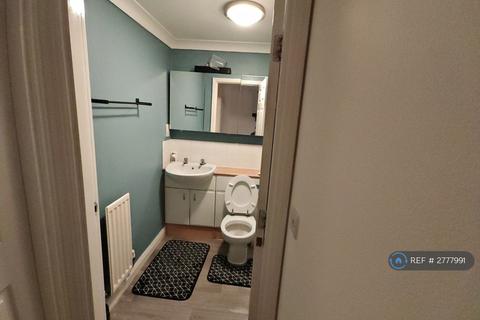 undefined, Keswick Gardens, Purfleet, RM19