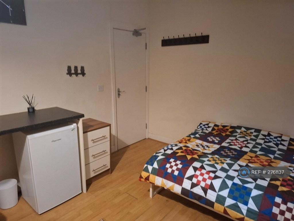 Fridge & Microwave Provided