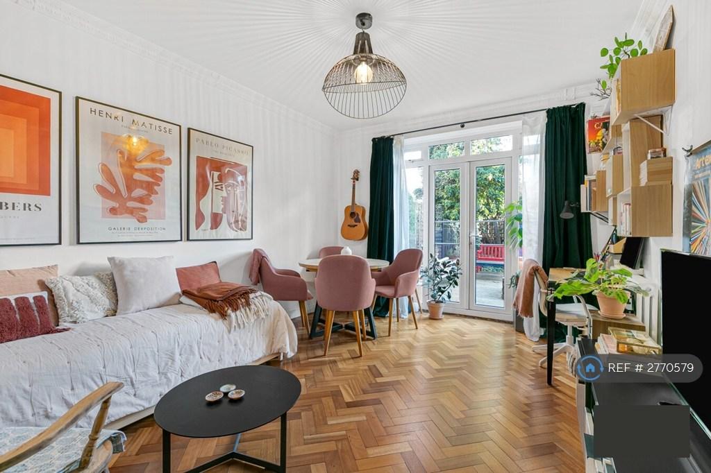 Hayter Road, London, SW2 1 bed flat - £2,000 pcm (£462 pw)