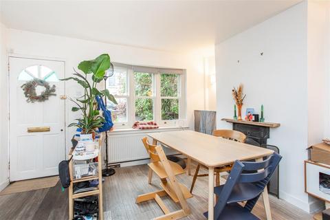undefined, Mile End Place, Mile End, E1