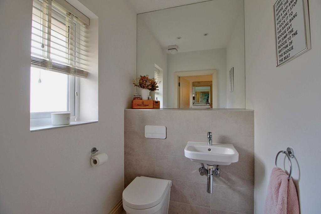 Cloakroom with wide access