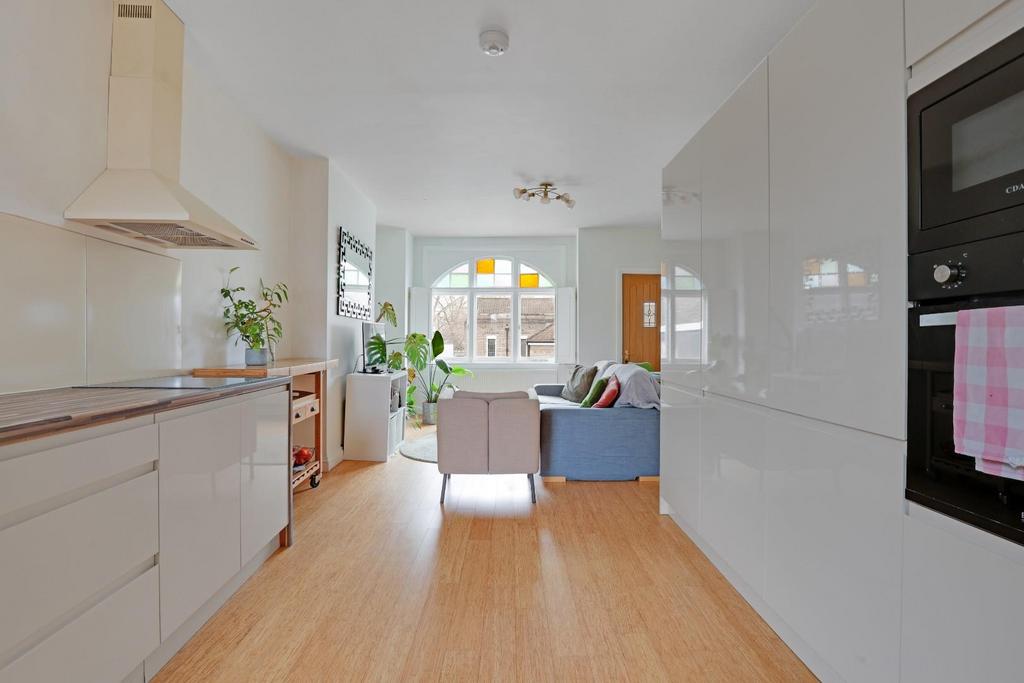 12-6e51 JHProp World- 281 Sydenham Road - 4.jpg