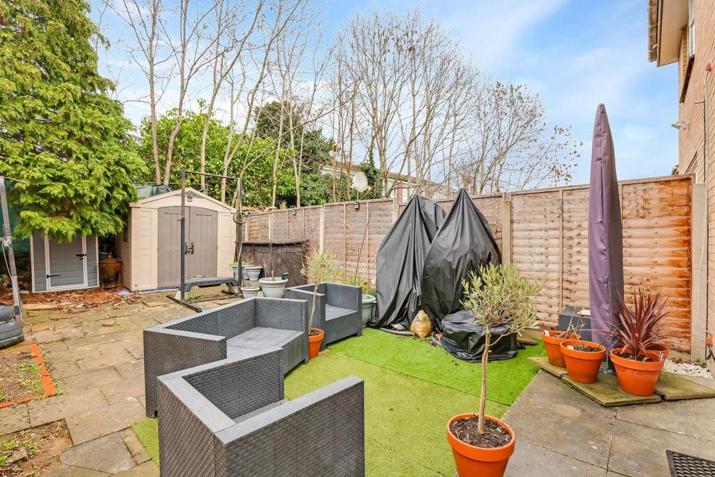 14-73e2 JHProp World - 14 Sandown Close - 19.jpg