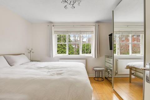 undefined, Sandown Court, Dartmouth Road, London