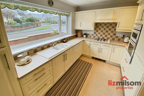 2 bedroom detached bungalow for sale, Holly Bank Close, Newhall, Swadlincote DE11
