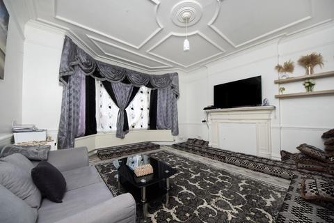 2 bedroom flat to rent, Fordhook Avenue, W5
