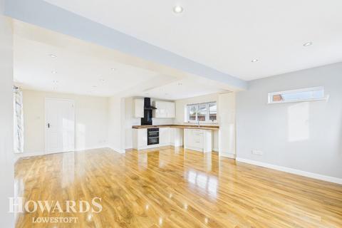 undefined, Clover Way, Gunton
