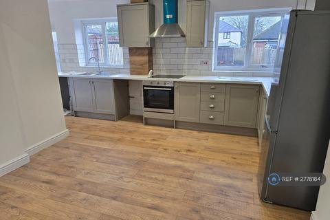3 bedroom end of terrace house to rent, South Road, Stourbridge, DY8