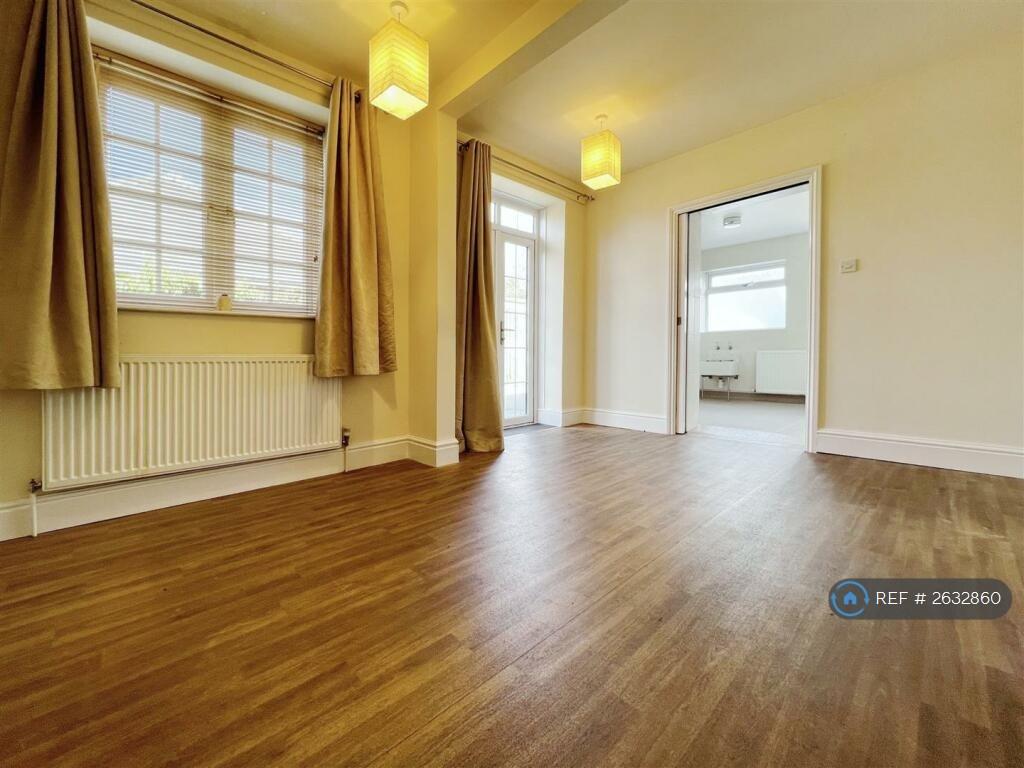Master Bedroom / Ensuite - Wetroom