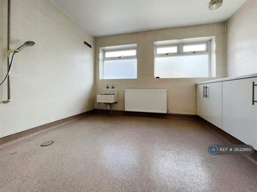 Master Bedroom / Ensuite - Wetroom