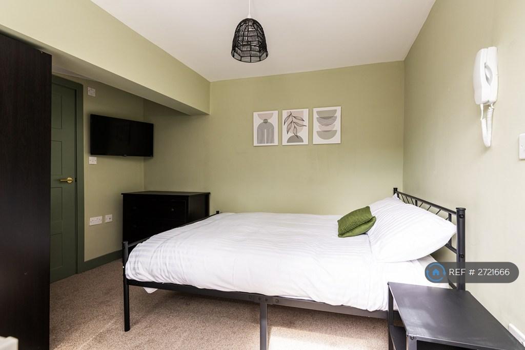 £775 Pcm