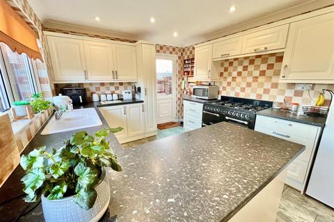 2 bedroom detached bungalow for sale, Freshwater, Isle of Wight