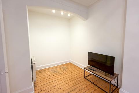 2 bedroom flat to rent, Lasswade Road, Liberton, Edinburgh, EH16