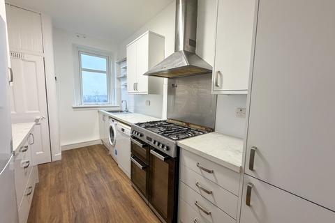 2 bedroom flat to rent, Lasswade Road, Liberton, Edinburgh, EH16