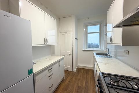 2 bedroom flat to rent, Lasswade Road, Liberton, Edinburgh, EH16