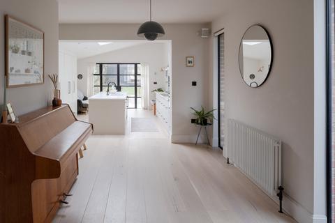 undefined, Leyspring Road, London E11