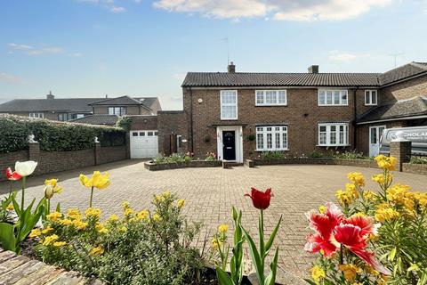 Cowley Hill, Borehamwood, WD6
