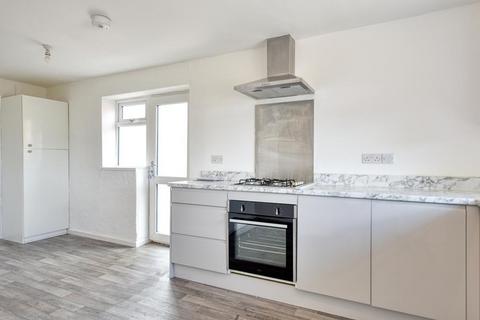 3 bedroom end of terrace house to rent, Phoenix Avenue, Gedling NG4
