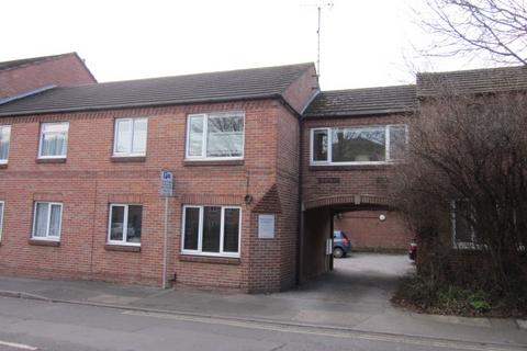 2 bedroom flat to rent, Kedleston Gardens, Derby DE1