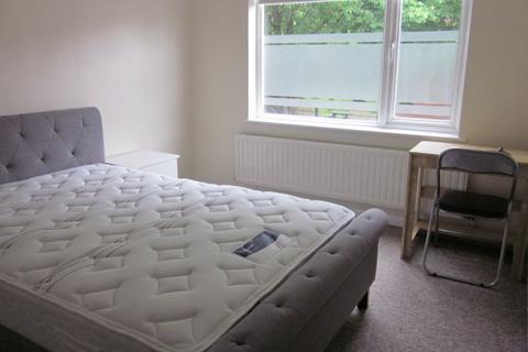 2 bedroom flat to rent, Kedleston Gardens, Derby DE1