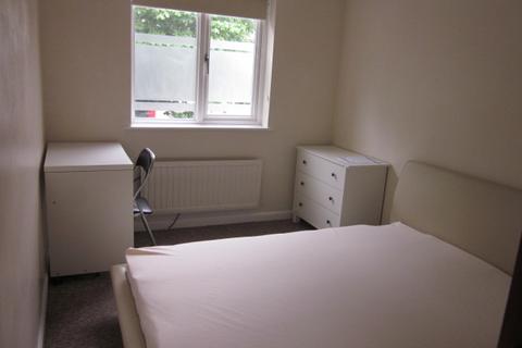 2 bedroom flat to rent, Kedleston Gardens, Derby DE1