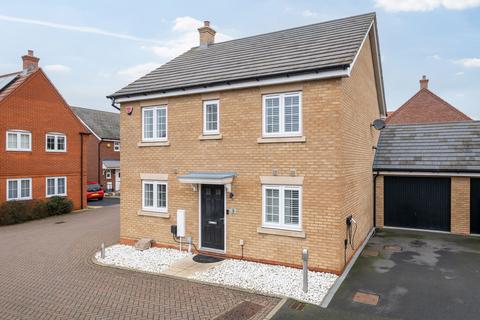 4 bedroom detached house for sale, Tillers Close, Shefford SG17