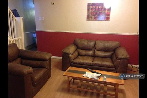 1 bedroom in a house share to rent, Waverley Road, London, SE18